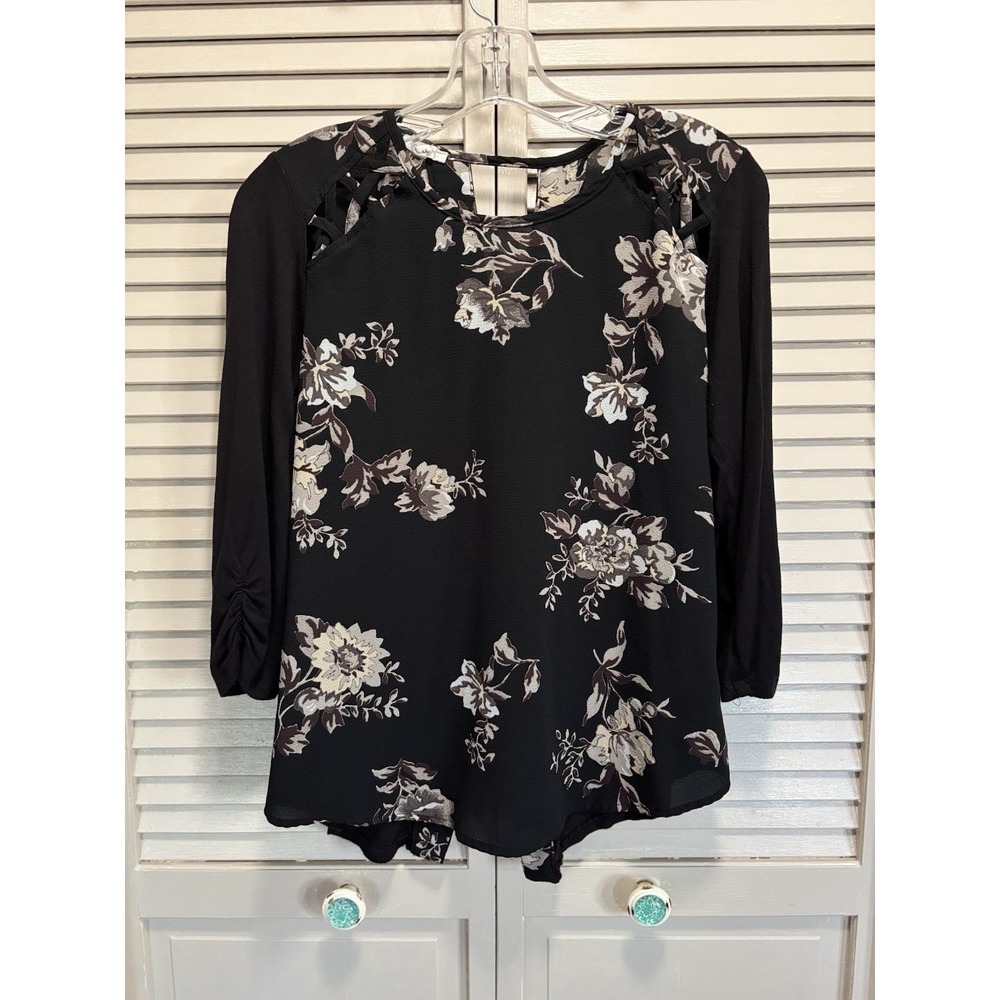 Maurices Floral Chiffon 3/4 Sleeve Blouse Size M Mix Material Keyhole Slits Boho